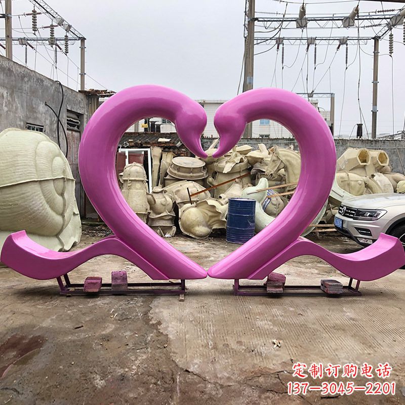 苏州玻璃钢爱心天鹅,抽象情侣拍照美陈雕塑