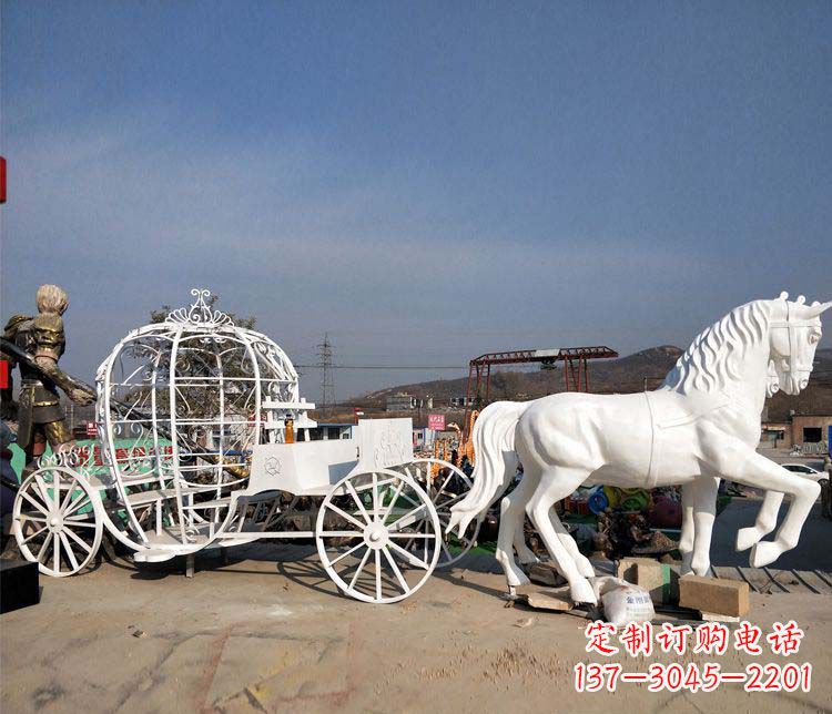 苏州玻璃钢城市马车雕塑
