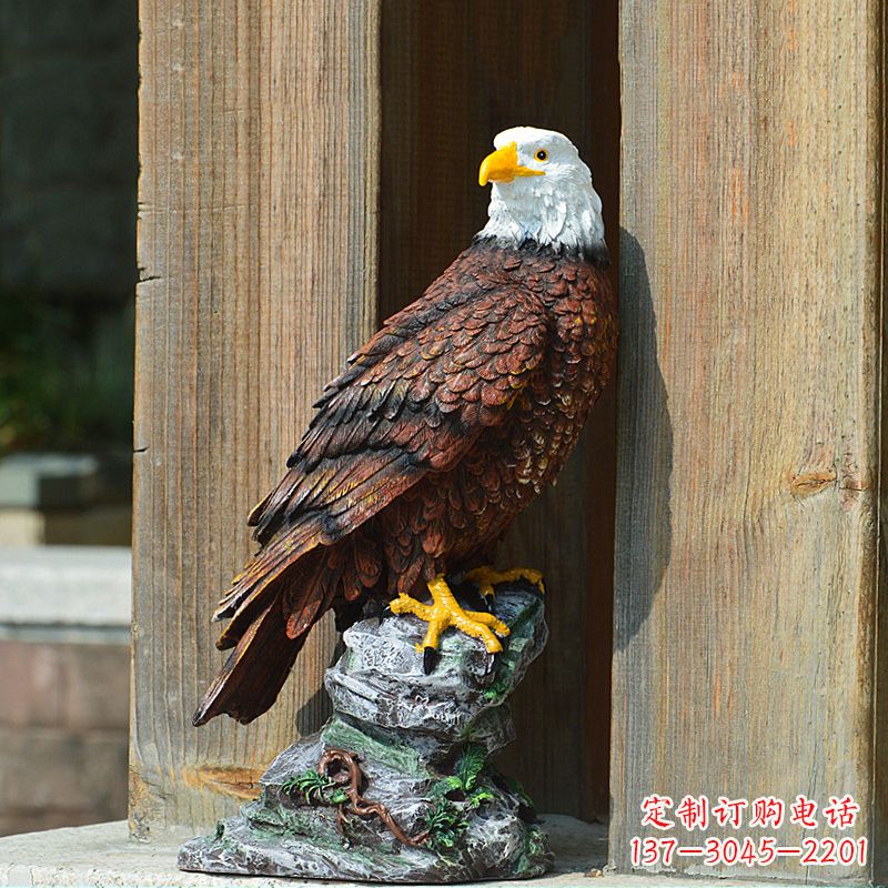 苏州玻璃钢仿真动物老鹰雕塑