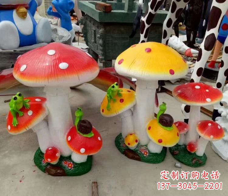 苏州玻璃钢蘑菇雕塑精美多彩