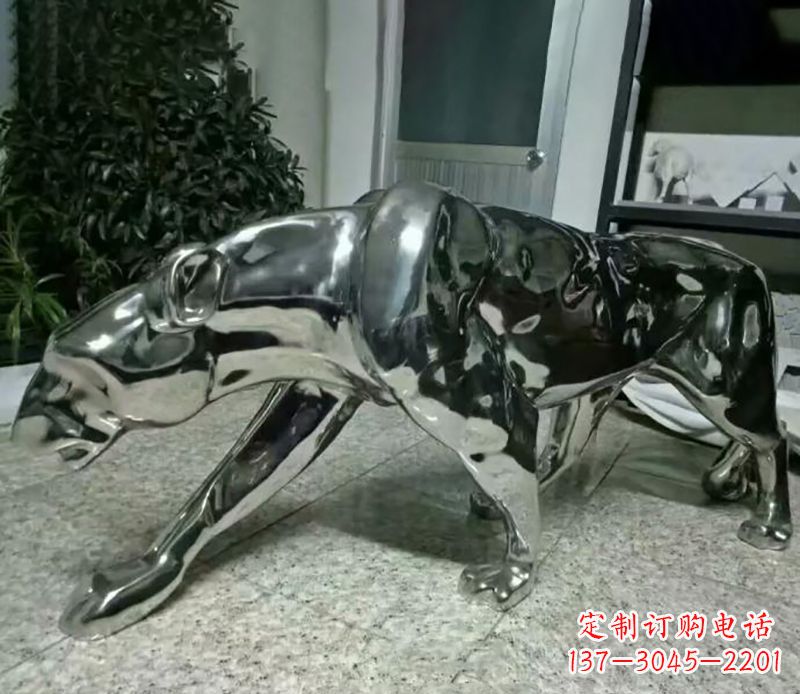 苏州精美绝伦的不锈钢豹子雕塑