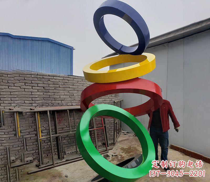 苏州璀璨缤纷的不锈钢圆环雕塑