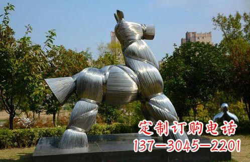 苏州不锈钢草扎马雕塑艺术精彩绽放