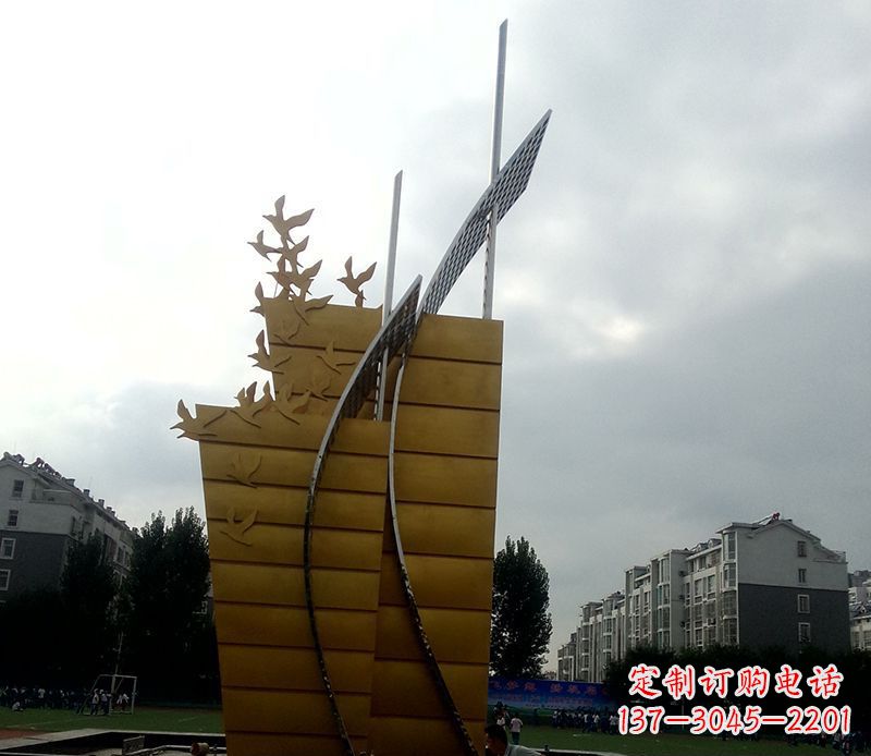 苏州不锈钢帆船雕塑象征城市的起航