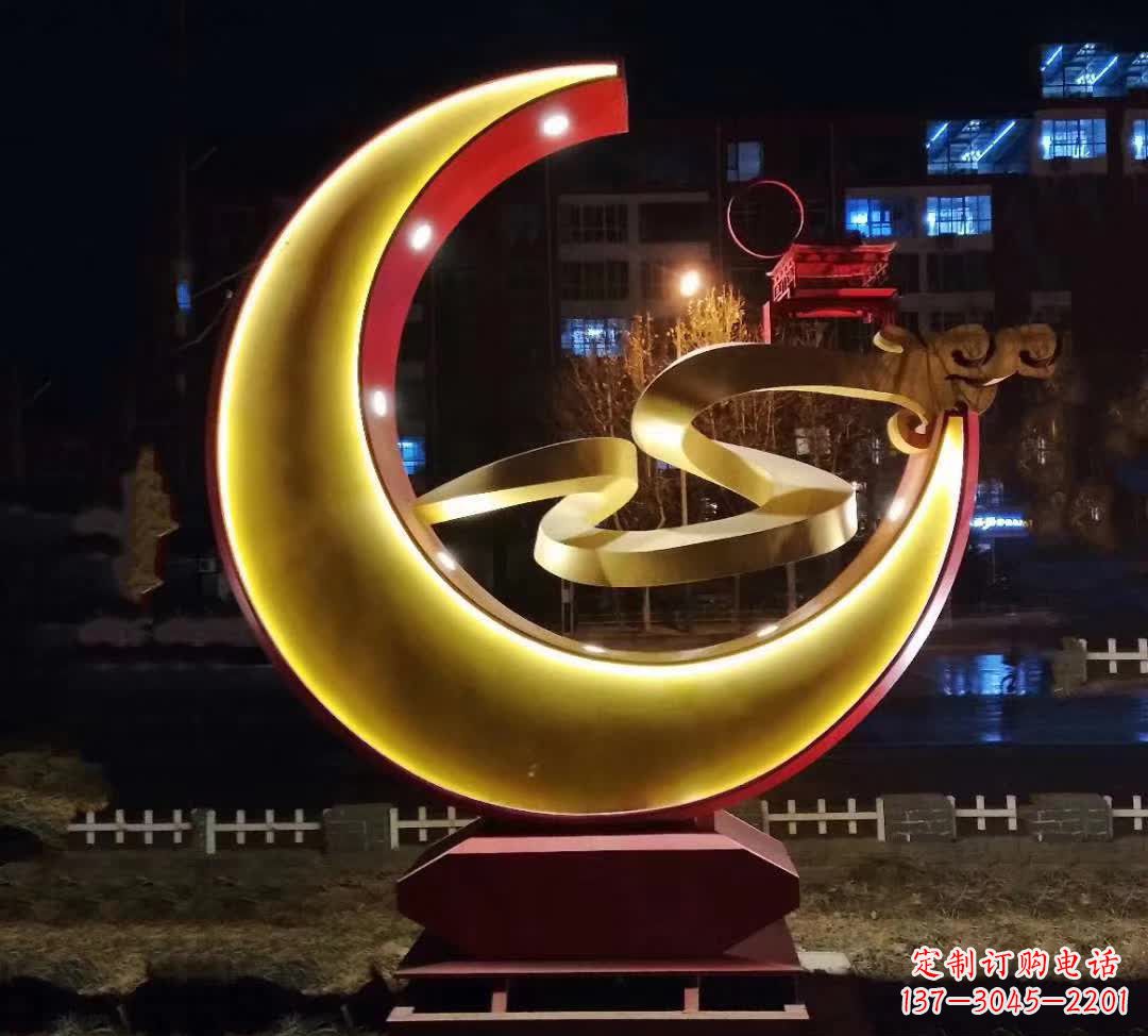 苏州绚丽的不锈钢月亮雕塑