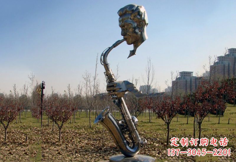 苏州静谧而神秘的不锈钢萨克斯雕塑