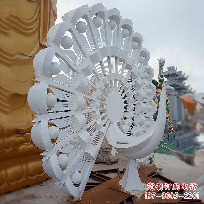 苏州不锈钢孔雀雕塑精美雕刻的艺术精品