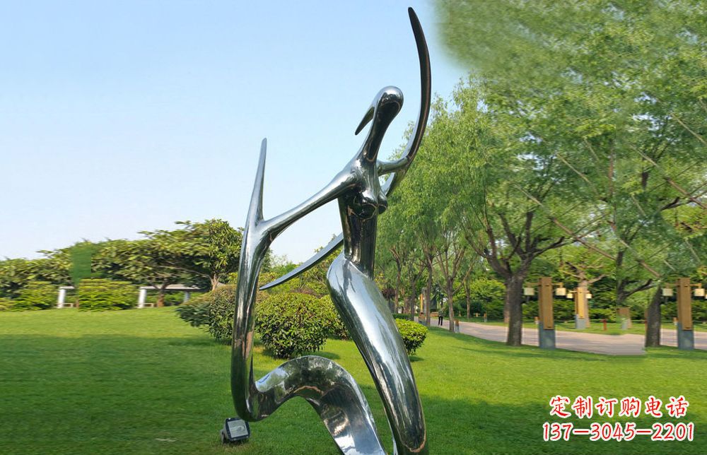 苏州不锈钢美女雕塑给公园注入活力