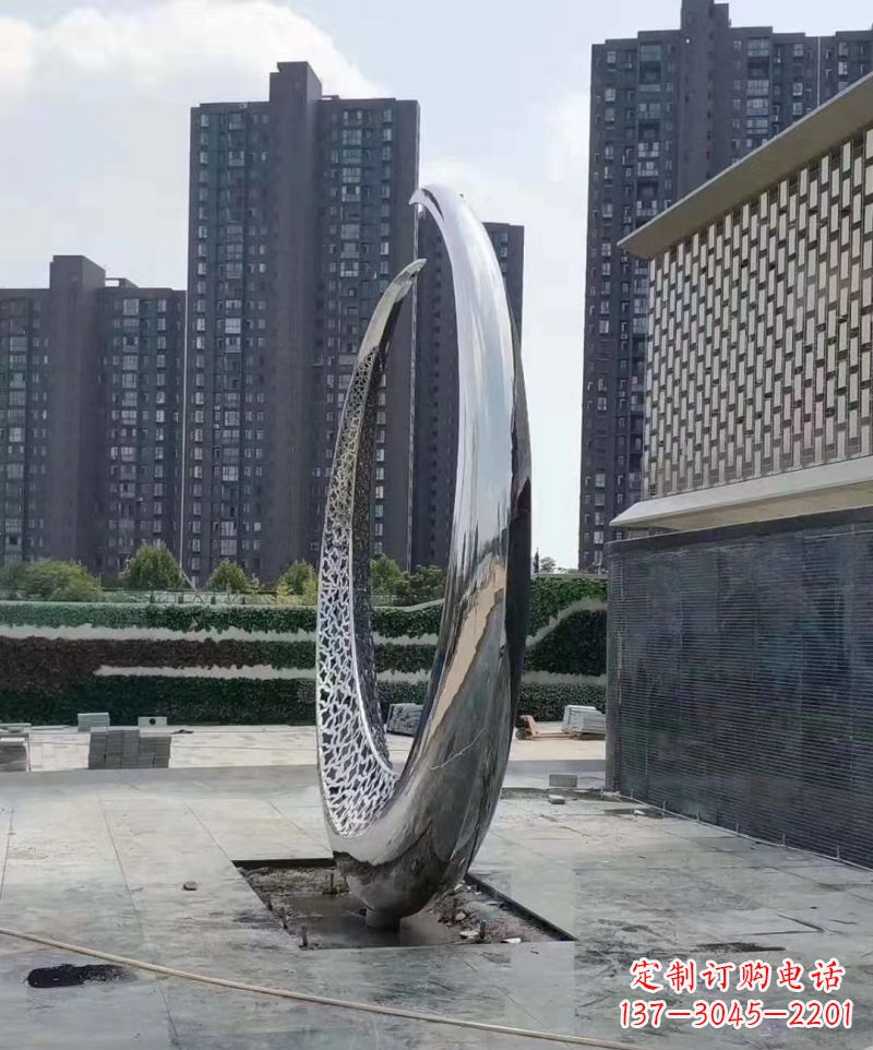 苏州精美不锈钢月亮雕塑