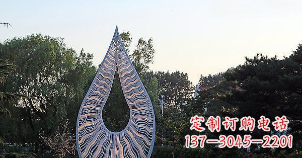 苏州水滴雕塑给公园带来流动的美