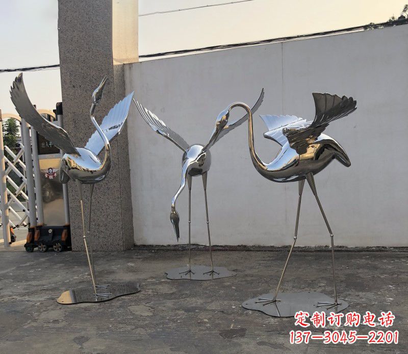 苏州不锈钢锻造的丹顶鹤雕塑