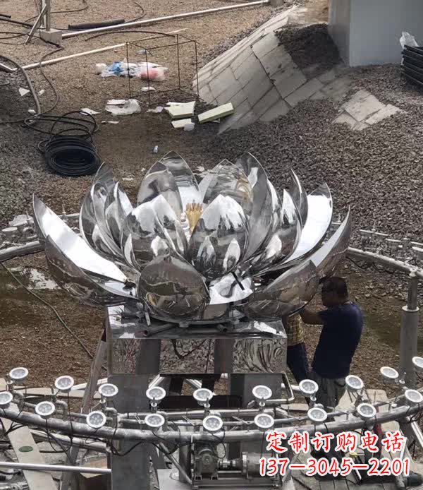 苏州不锈钢荷花景观雕塑