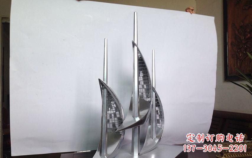 苏州不锈钢帆船雕塑传承精神的象征
