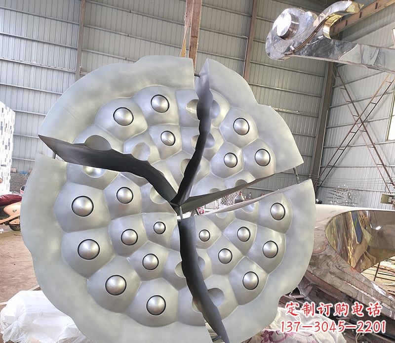 苏州不锈钢公园莲蓬景观雕塑