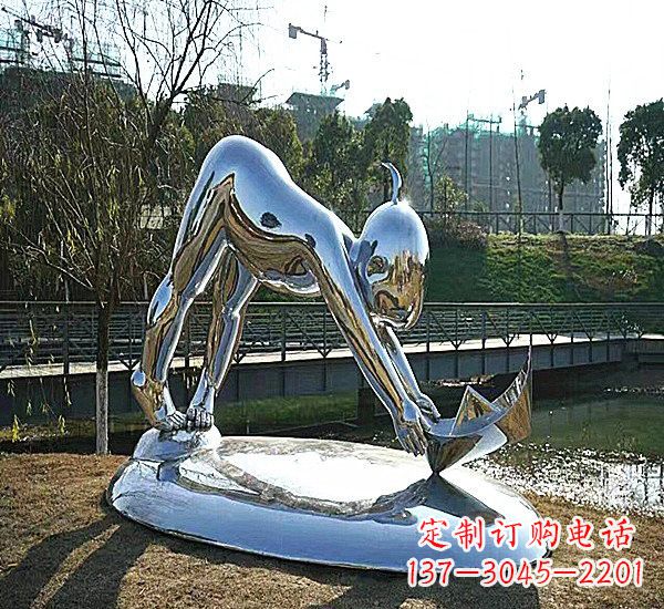 苏州不锈钢公园里的儿童雕塑