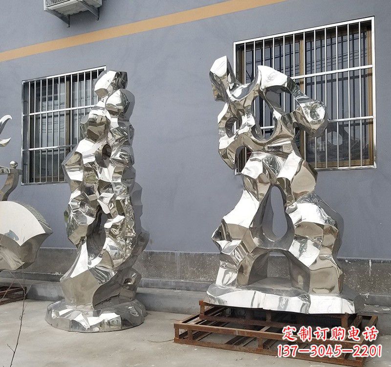 苏州太湖石雕塑精美的艺术品