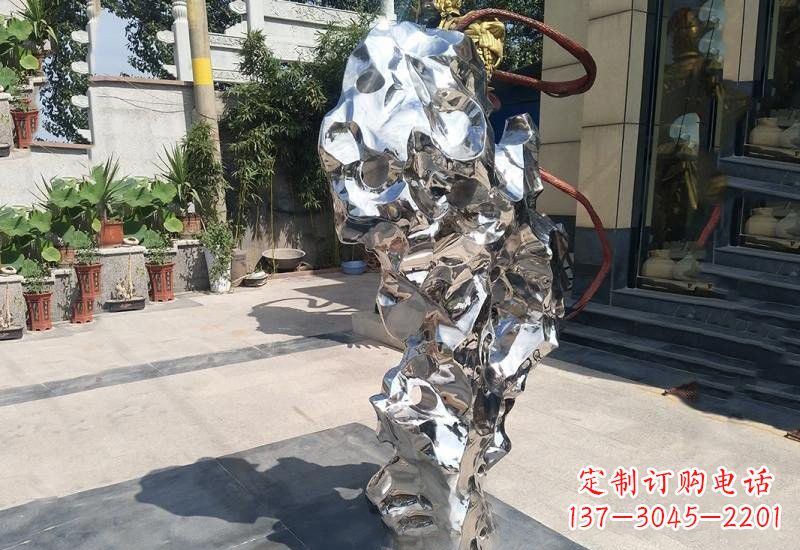 苏州太湖石雕塑传承中华文化精髓
