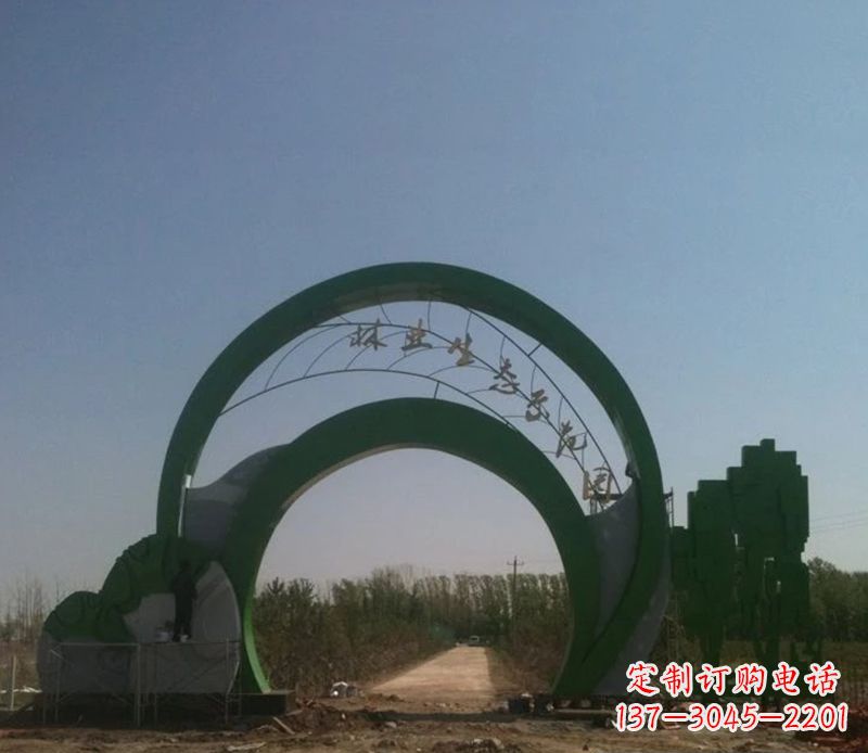 苏州不锈钢拱门雕塑给家园增添艺术气息