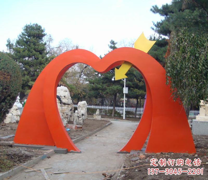 苏州不锈钢拱门雕塑给空间增添灵动之美