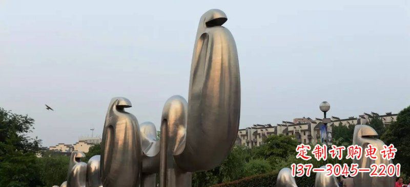 苏州不锈钢广场上的骆驼雕塑