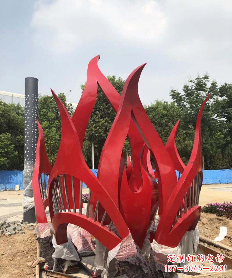 苏州不锈钢树叶雕塑美丽而持久的艺术