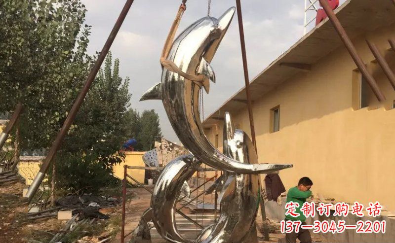 苏州不锈钢海豚雕塑美丽而又神秘