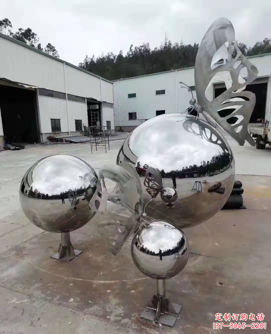 苏州不锈钢蝴蝶雕塑美丽而迷人