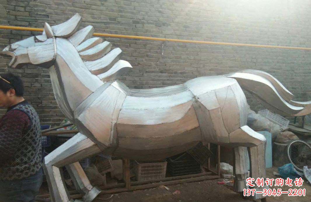 苏州不锈钢户外马雕塑精美的艺术装点