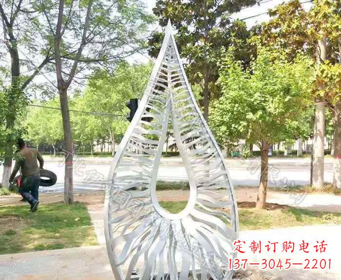 苏州精致不锈钢水滴雕塑
