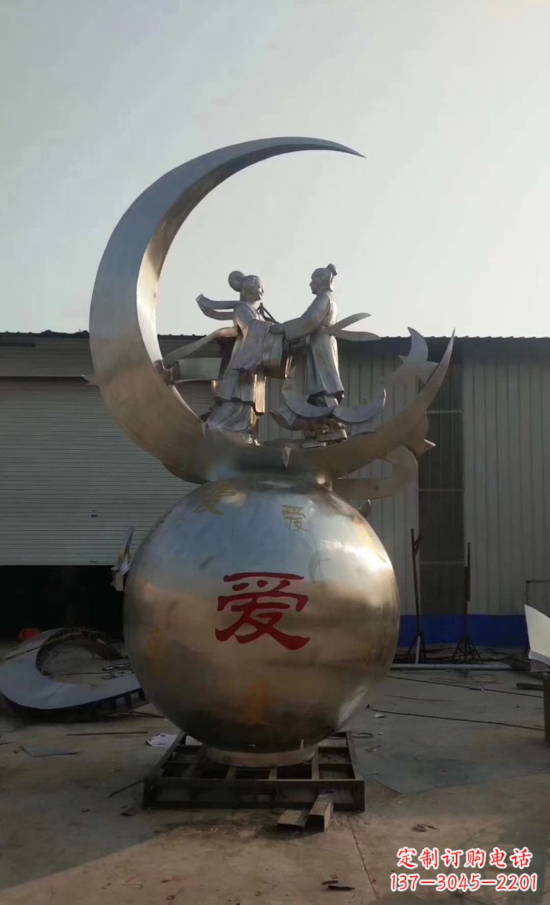 苏州不锈钢牛郎织女雕塑传承爱情的象征