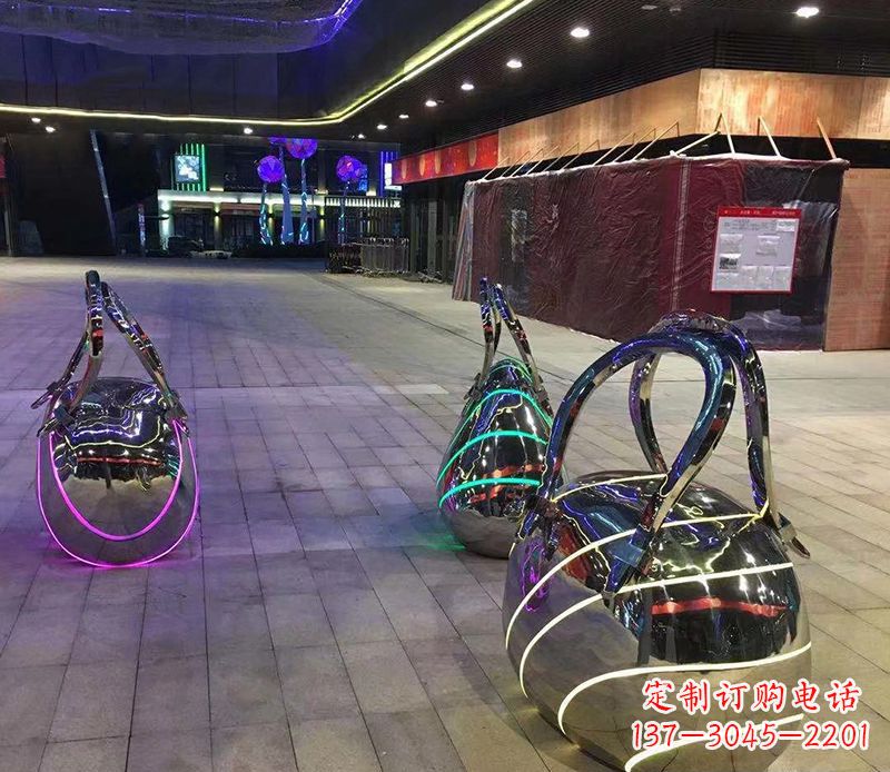 苏州不锈钢手提包雕塑精美艺术品