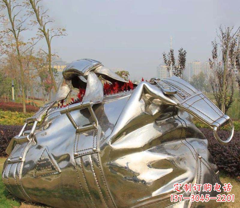 苏州精美不锈钢手提包雕塑