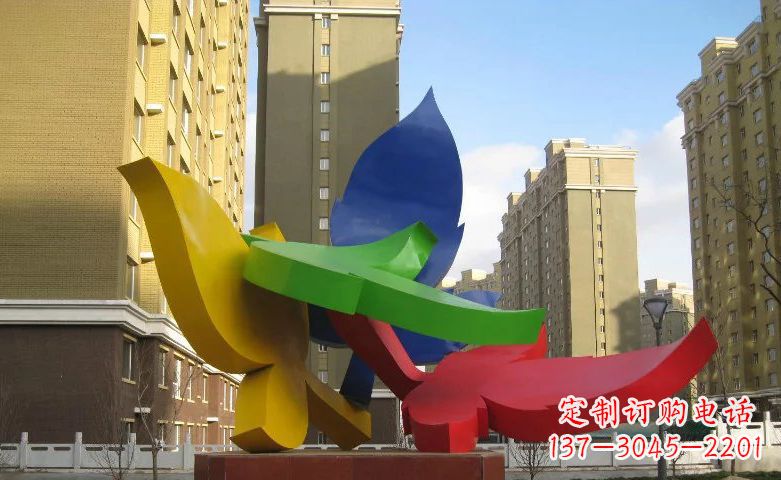 苏州不锈钢树叶景观雕塑美丽而精致