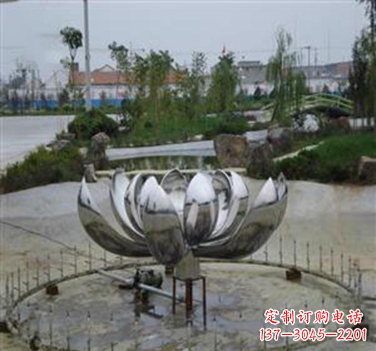 苏州不锈钢荷花雕塑营造美丽水景