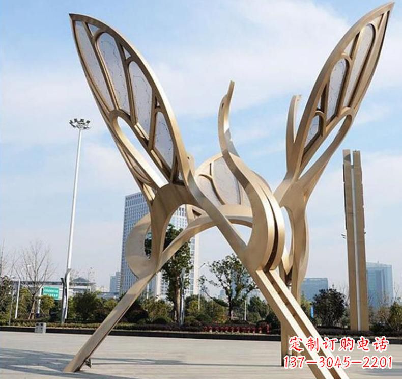 苏州不锈钢园林仙鹤雕塑传承传统艺术精髓