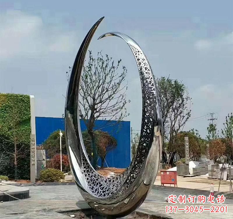 苏州不锈钢圆环雕塑将艺术与实用结合
