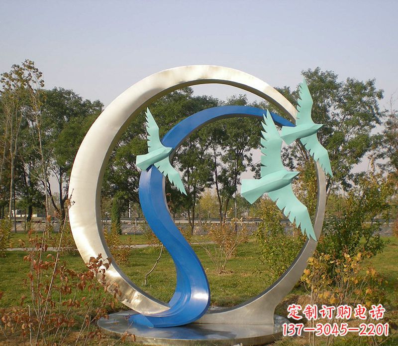 苏州不锈钢圆环雕塑精致而优雅