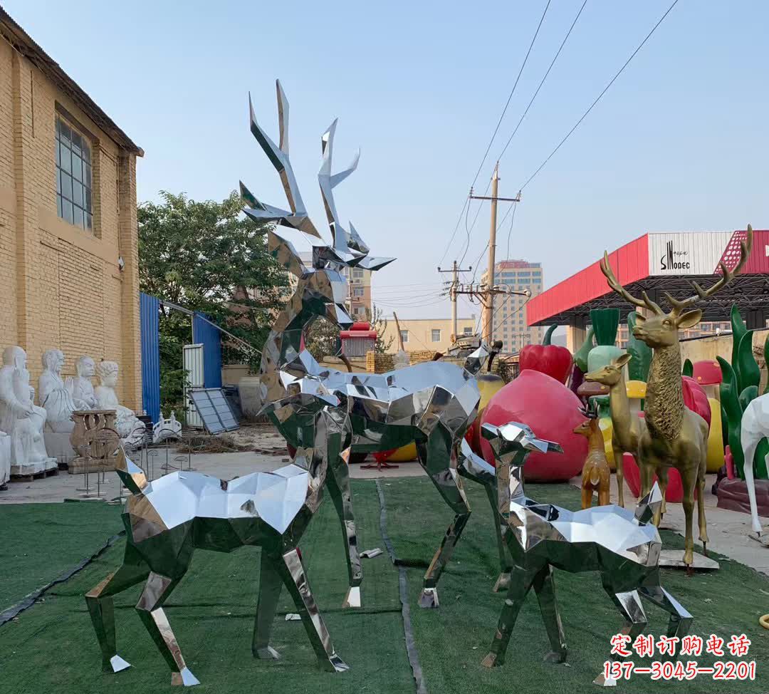 苏州梅花鹿雕塑一种独特的城市装饰