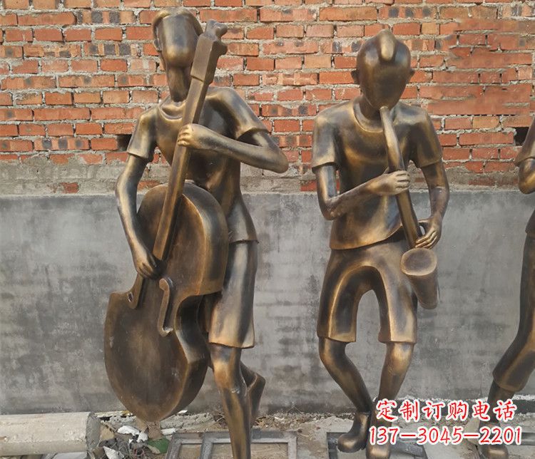 苏州雄伟屹立——萨克斯铜雕