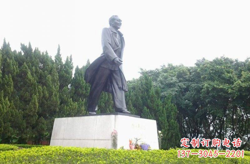 苏州邓小平铜雕