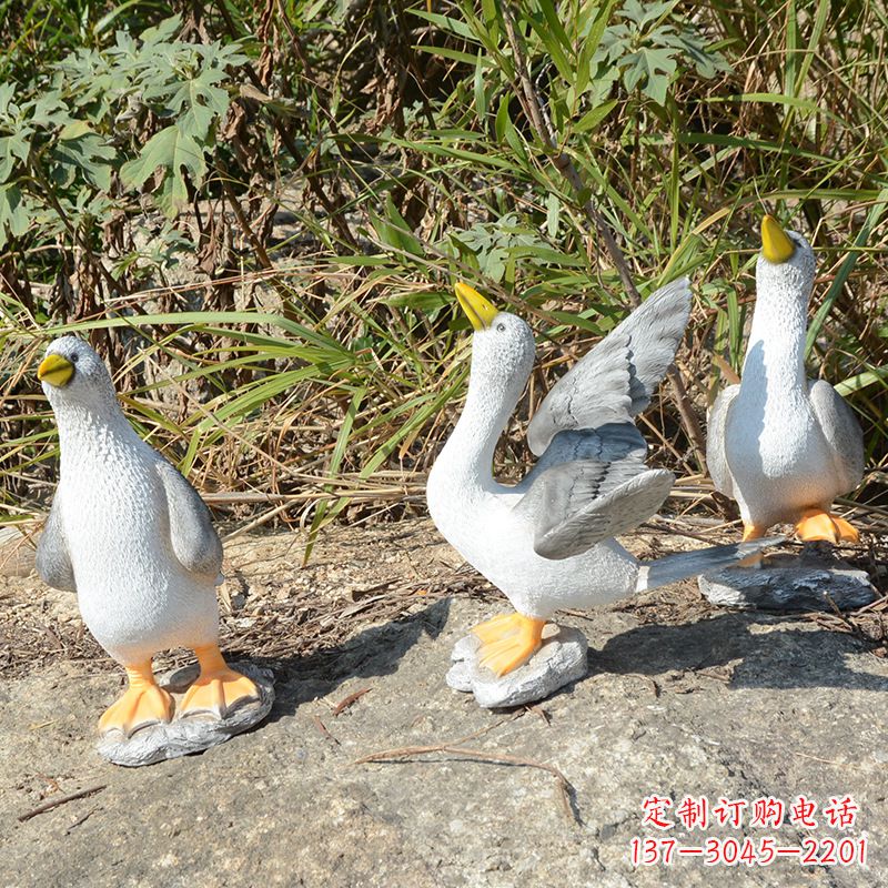 苏州放飞和平鸽的雕塑