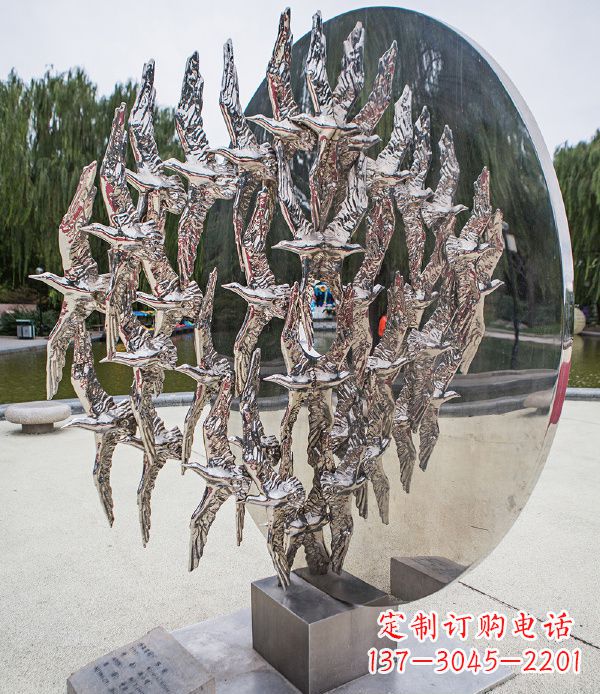 苏州欣赏鸽子轻盈的美丽——不锈钢动物鸽子雕塑