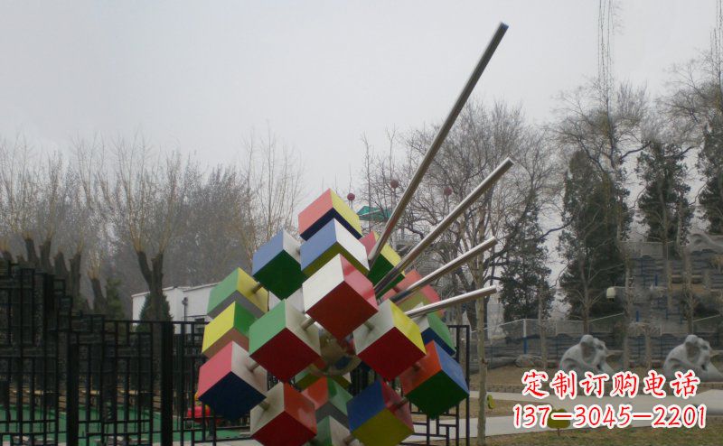 苏州不锈钢魔方雕塑,玩转您的公园
