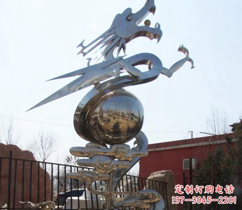 苏州传统与现代完美结合的青铜龙雕塑