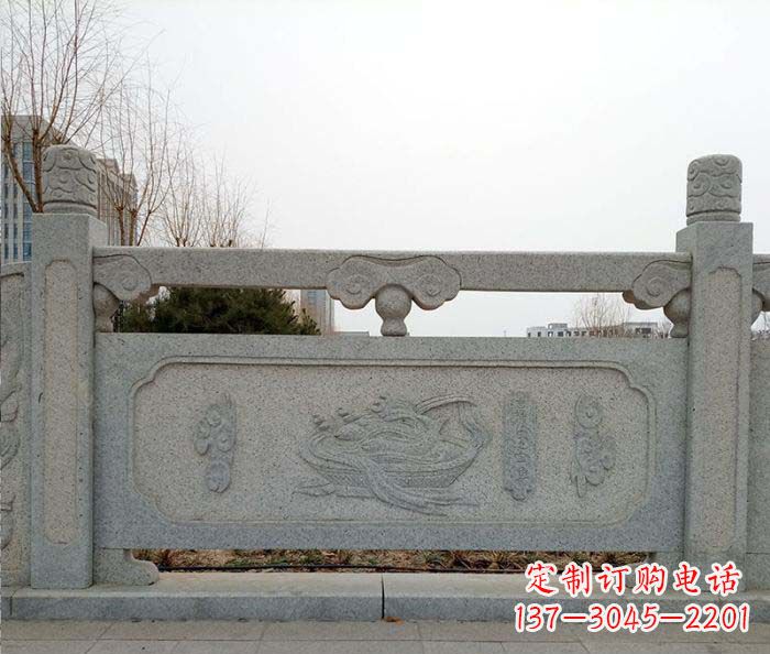 苏州公园户外栏板石雕