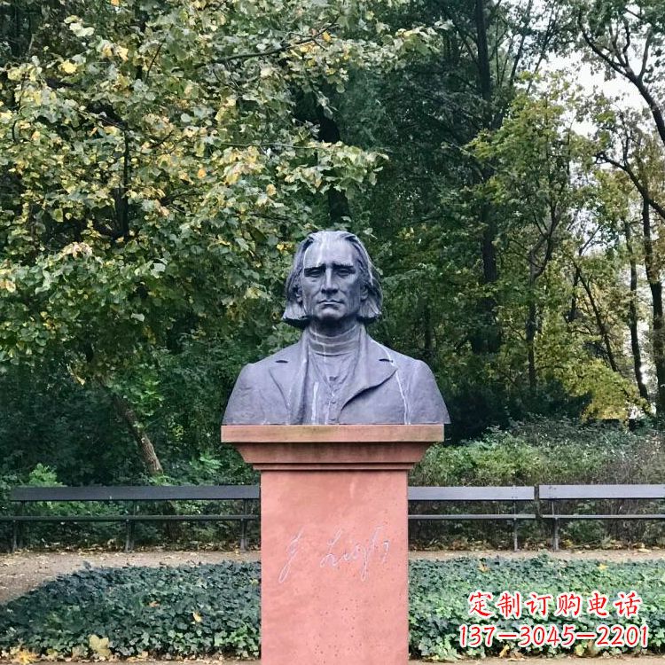 苏州钢琴音乐家肖邦的经典雕塑