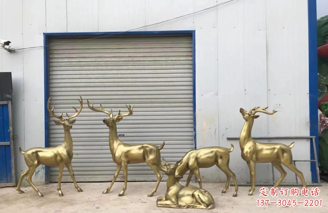 苏州产自中领雕塑的手工鹿群铜雕塑,是一款以鹿…