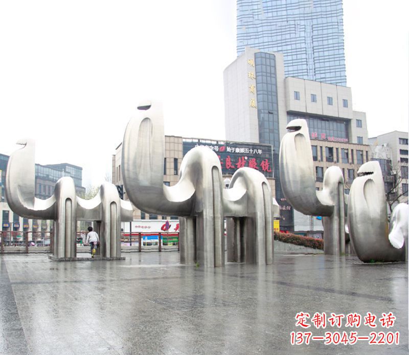 苏州不锈钢骆驼雕塑，更添雅致风情