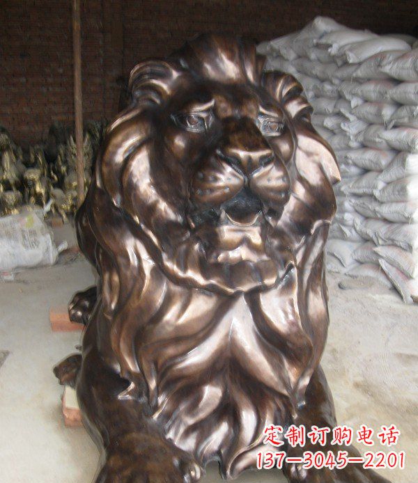 苏州趴着的西洋狮子铜雕 (2)