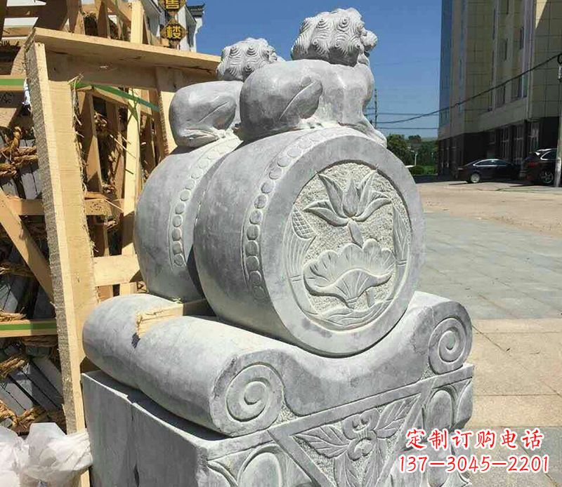 苏州中领雕塑：仿古石门墩石雕艺术品